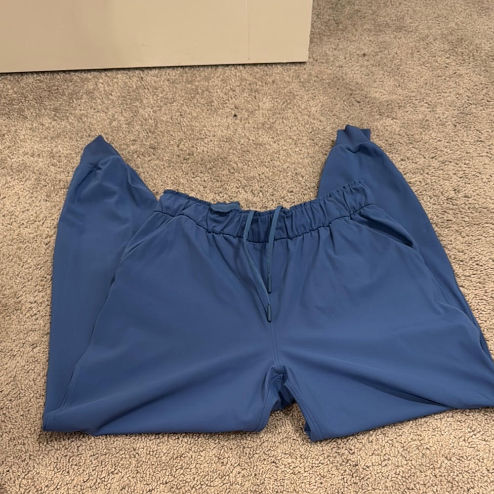 Lululemon womens joggers size 8